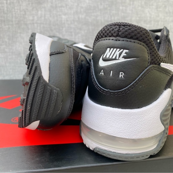 Nike Air Max Excee Women's Size 7.5 - Picture 3 of 3